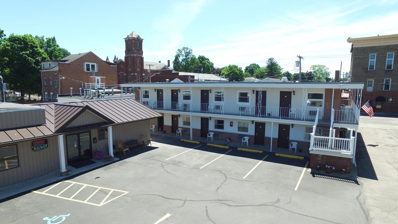 Villager Motel & Glen Manor Estate Watkins Glen Exterior photo